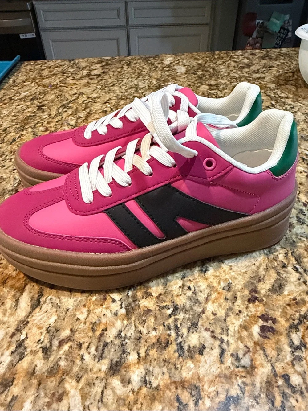 Women's La sheelah Pink Platform Sneaker 6.5